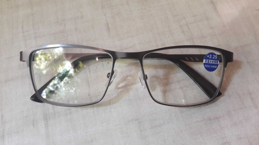 Очки с диоптриями +2.25; +2.50