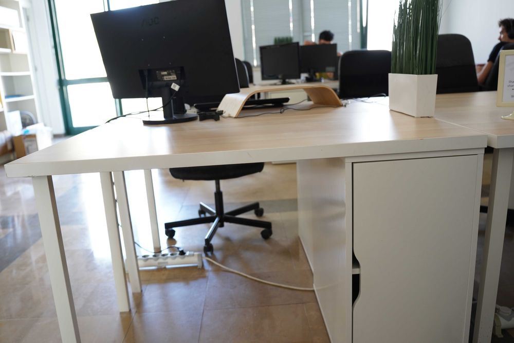 Secretária tampo madeira