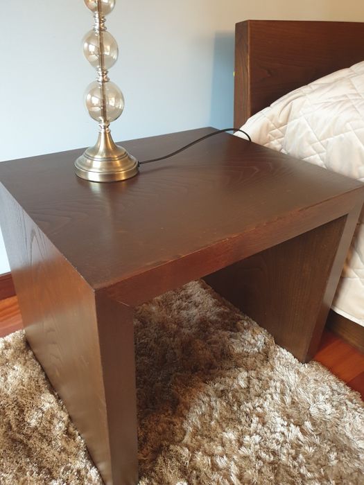 Mesinha de cabeceira madeira maciça