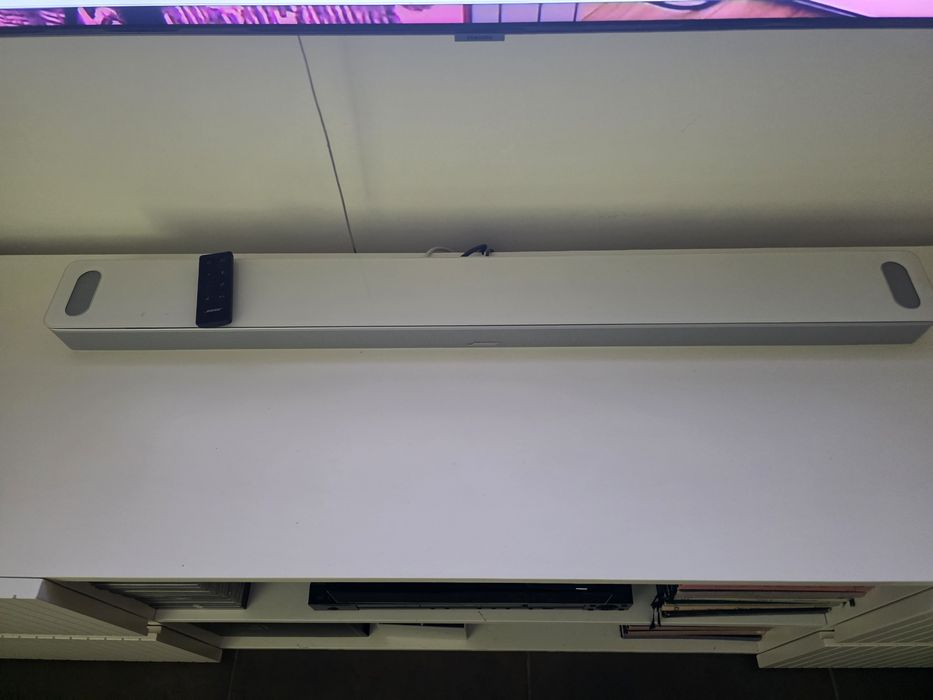 Vendo barra de som bose ultra em branco