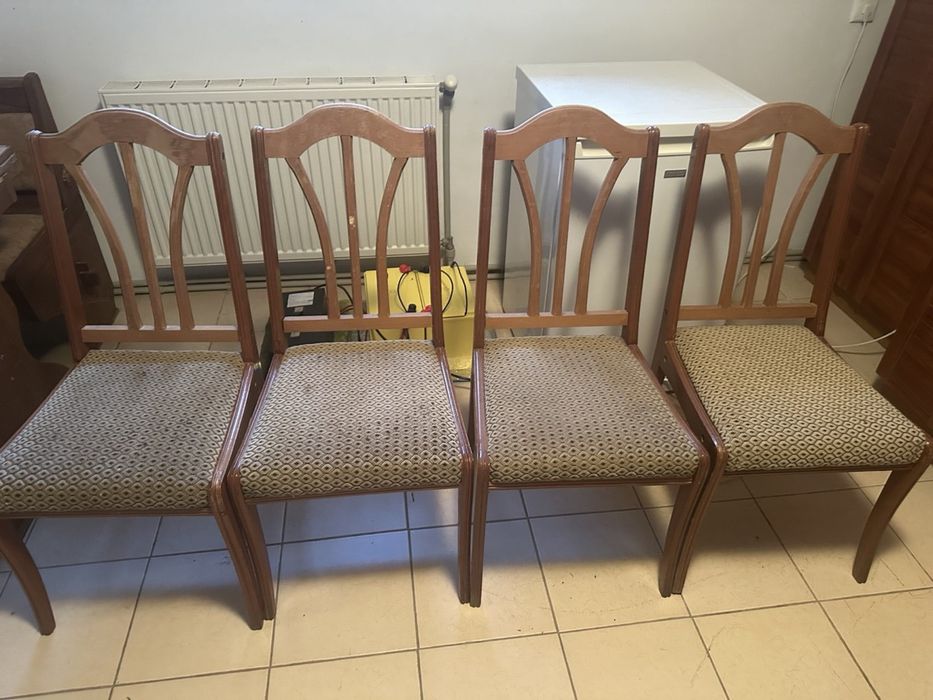 Стільці деревʼяні, 4 штуки