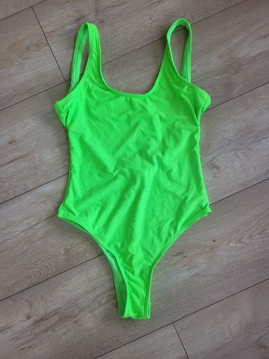 Nowy strój kąpielowy z metką