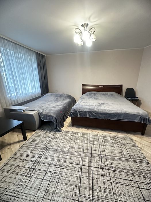 2-км квартира цент оренда погодинно, подобово, потижнево