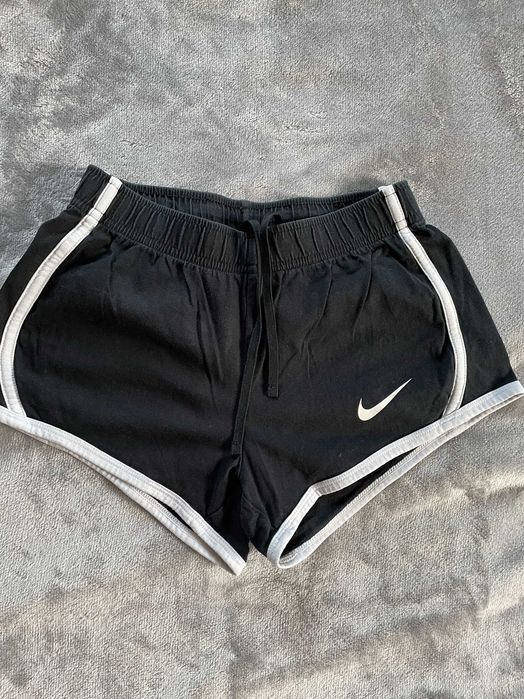 Spodenki Nike dla dziewczynki, wiek 8-10 lat