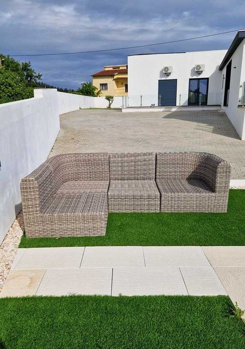 Conjunto jardim Hespéride com mesa centro rattan em muito bom estado