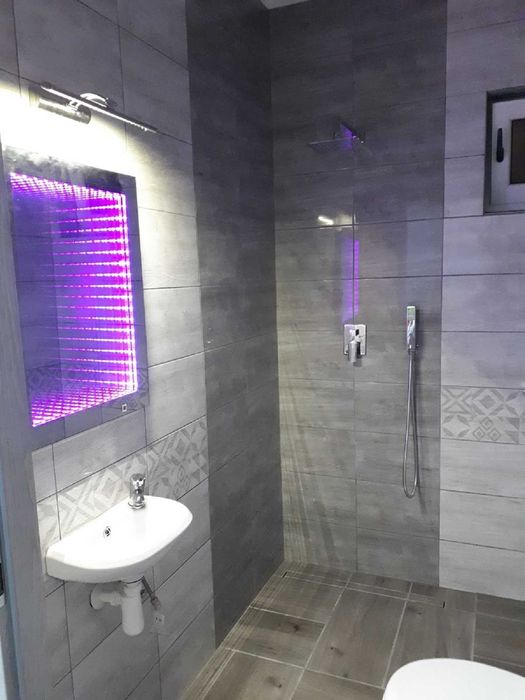 wynajem domku nad jeziorem z plażą i pomostem