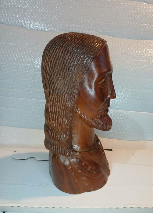 Escultura Busto de Cristo –José Kenguele & Miguel–Cabinda (Pau-Ferro)