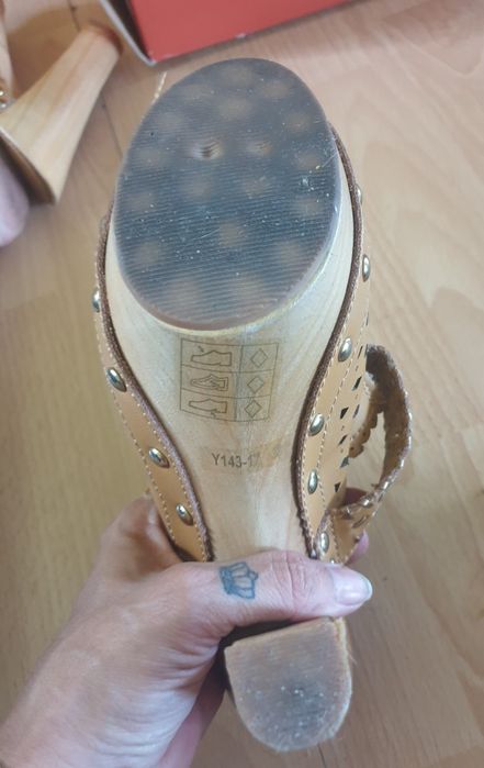 Sandałki na obcasie rozm 38