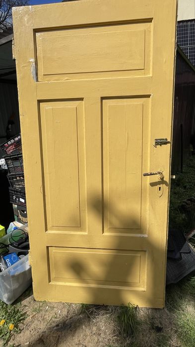 Stare ponoemieckie drzwi wejsciowe