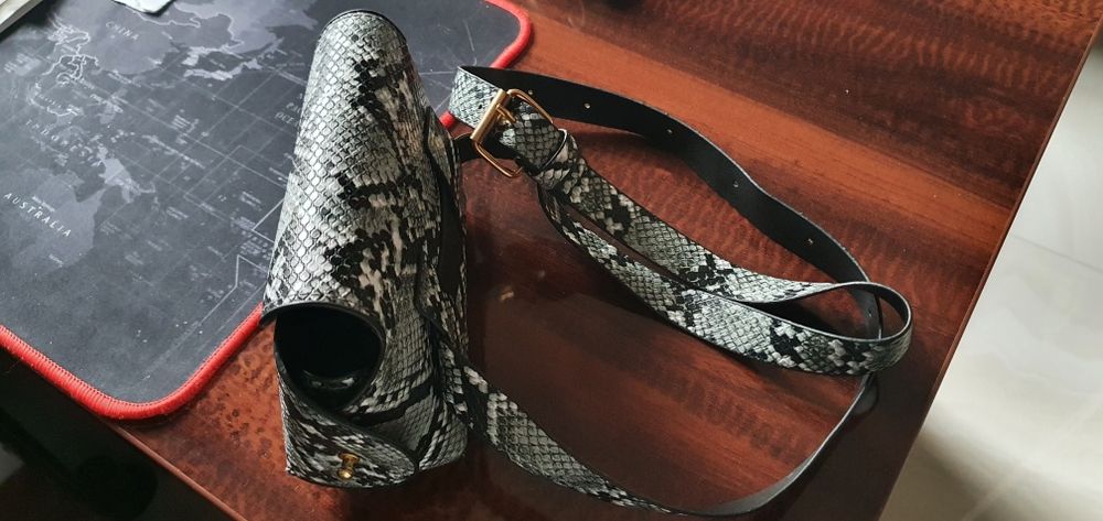 Saszetka nerka imitacja węża