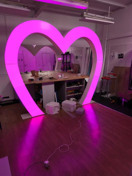 podświetlane Serce RGB – Brama Miłości dla Pary Młodej