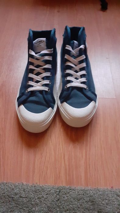 Sapatilhas Sanjo (brancas e azuis)