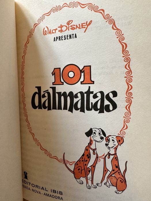 Livros antigos da disney , em estado muito bom, almanaques e outros