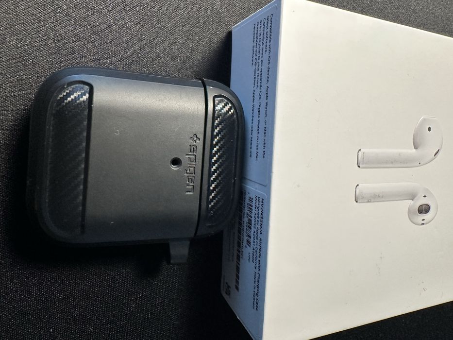 AirPods 2 – bardzo dobry stan + etui Spigen