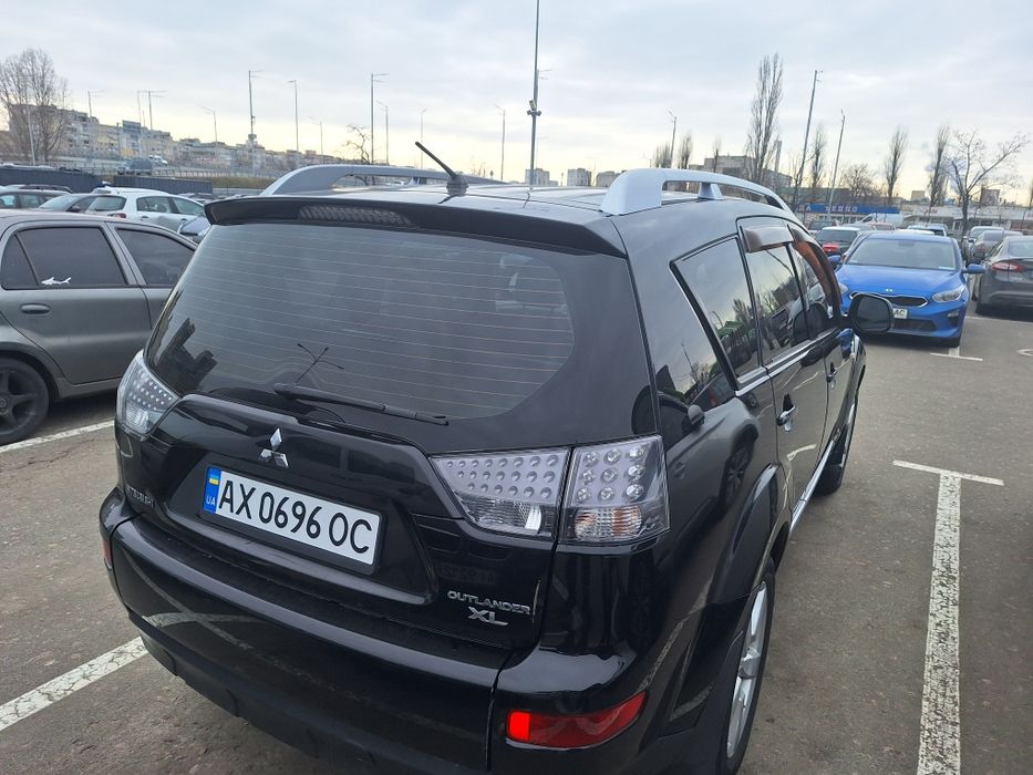 Mitsubishi Outlander XL 3.0 газ/бензин, автомат, 2007 рік