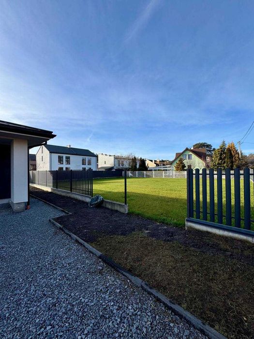 Продаж будинку смт. Брюховичі