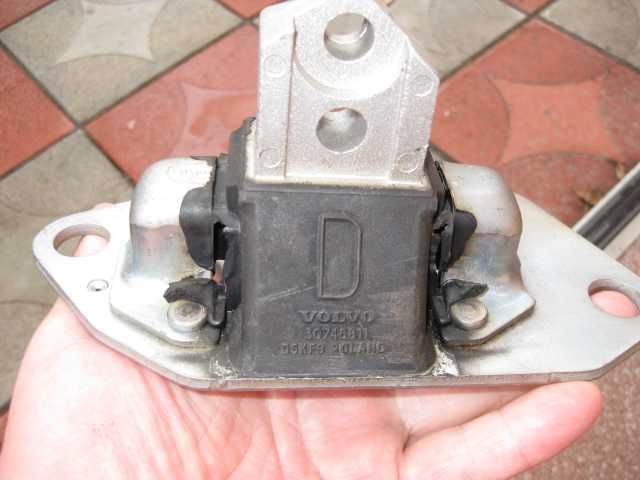 Продам подушку двигателя Вольво хс  90