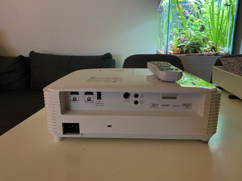 Optoma HD27e. Jest to projektor DLP Full HD 1080p