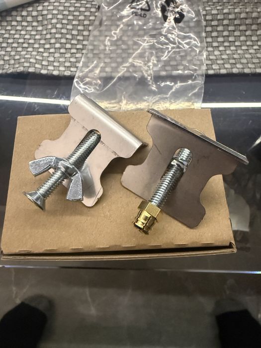 SR-072 Uchwyty podblatowe do blatów od 10mm