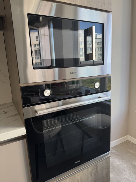 Духова шафа Fabiano FBO 230 та вбудована мікрохвильова піч FBM 2602G