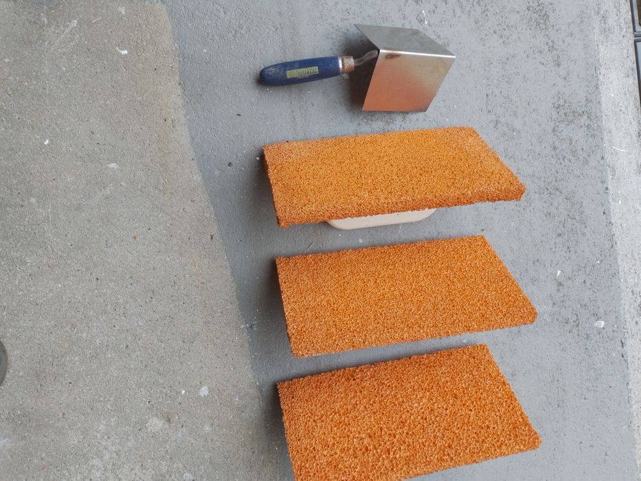 Talocha com esponja e colher para cantos