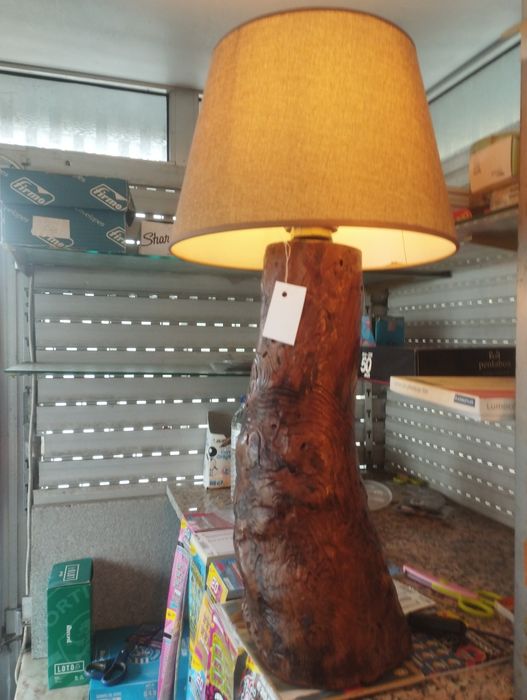 Candeeiro de madeira