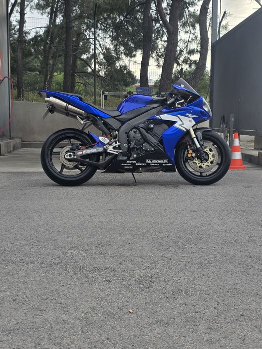 Yamaha R1 impecável