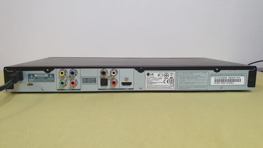 Відеомагнітофон  Panasonic NV-SD 320 AMJ та DVD  програвач LG DVX  556 KH ( плеер)