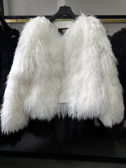 Натуральна шубка лама біла шанель і англійский комір