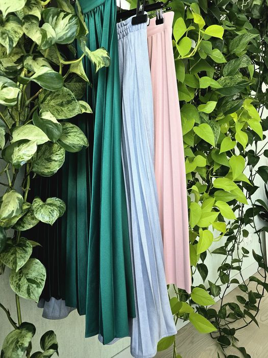 Спідниця плісерована нова.