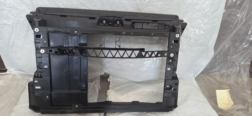 Pas przedni ,belka ,chłodnica  VW Polo 6 R0 benz