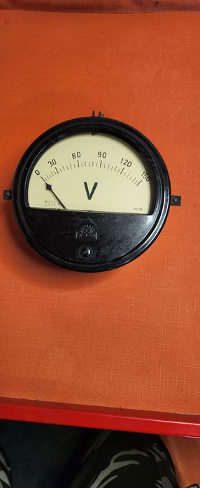 Przyrząd mierniczy woltomierz duży