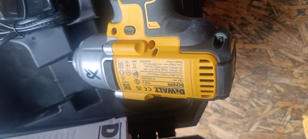 Klucz udarowy DeWalt dcf899 zestaw