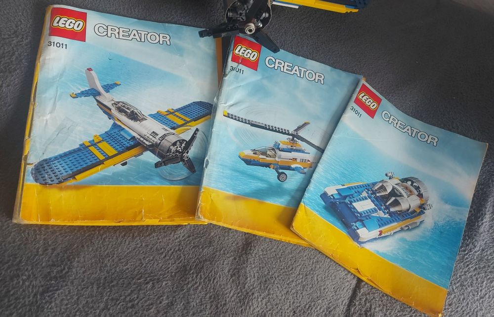 Lego creator 31011