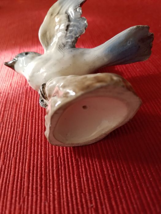 Passaro em porcelana vidrada