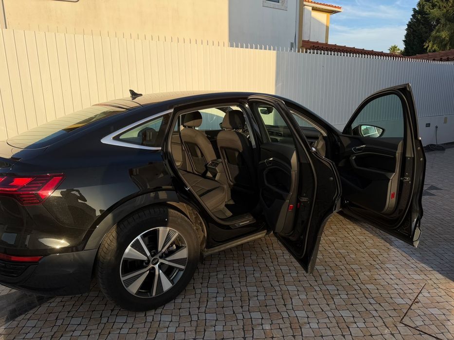 Audi Q8 etron sportback foto 2