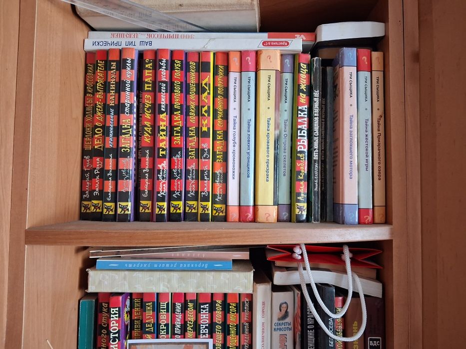 Віддам безкоштовно дитячі детективи