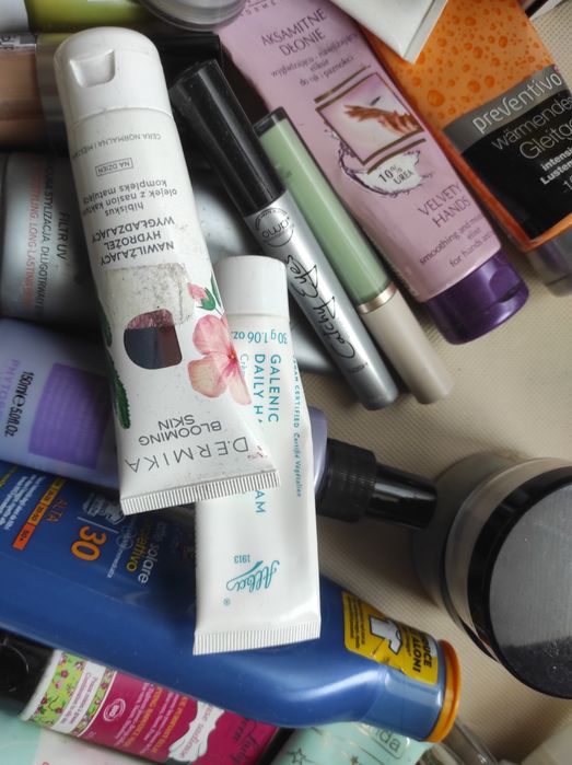 Zestaw kosmetyków używanych