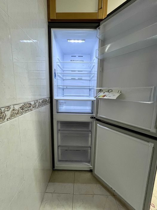 Frigorífico Combinado SAMSUNG RB34T600CSA – Inox