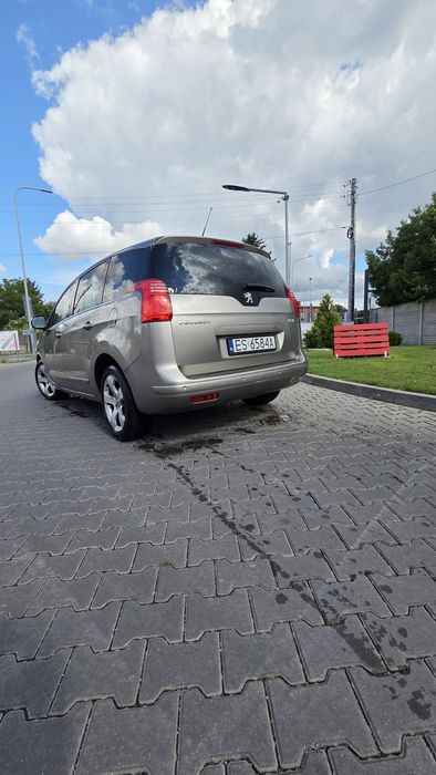 Sprzedam peugeot 5008 2012r 1.6  hdi  7-osob