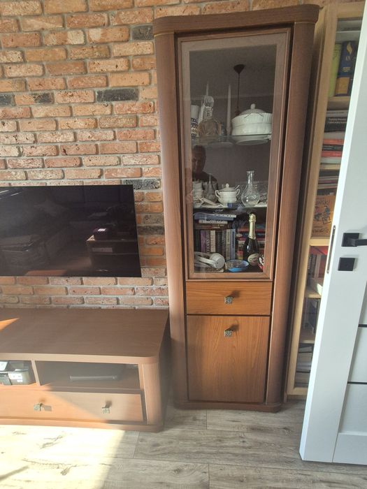 Zestaw mebli do salonu - komoda, rtv, witryna.