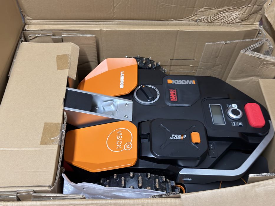 Corta relva robo a bateria 600m2 20V 18cm