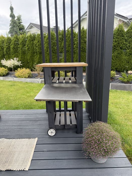 Stolik na kółkach z blatem - pod piec pizza