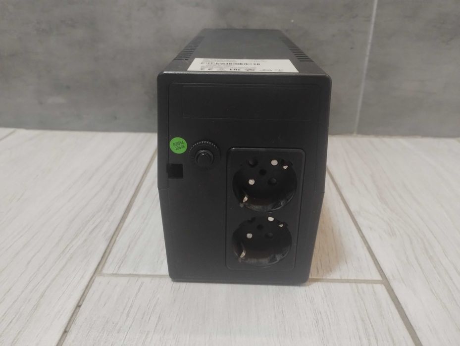 ИБП - Преобразователь  с 12V на  220 V.