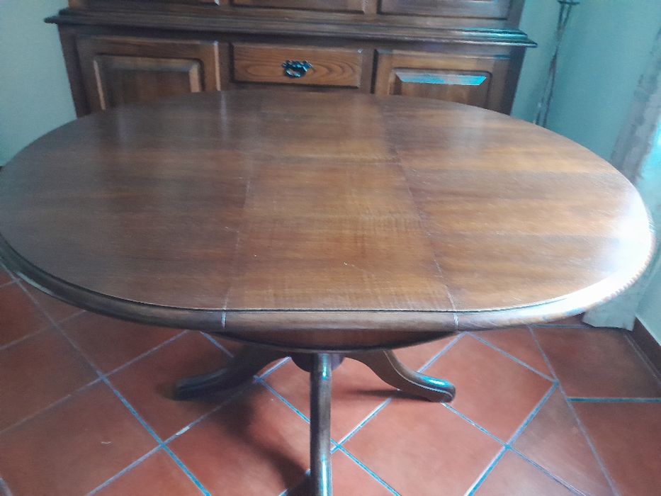 Mesa de sala de jantar e 6 cadeiras