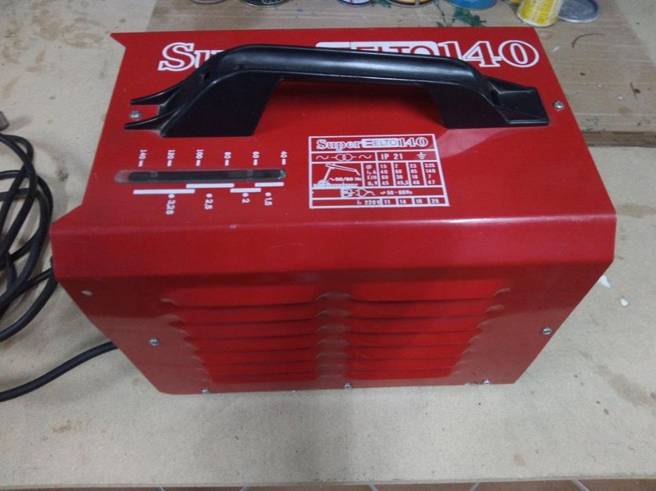 Aparelho de soldar (a eletrodo)64286589561218121