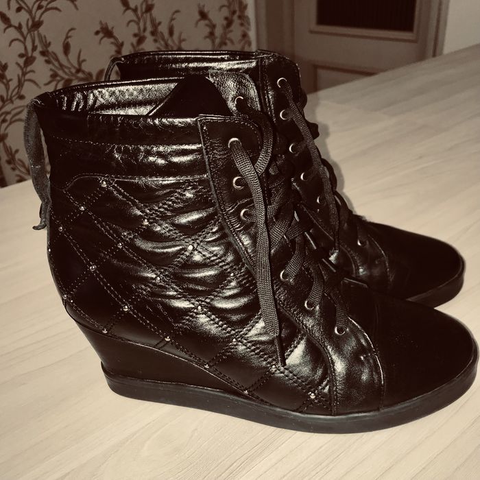 Модні жіночі СНІКЕРСИ