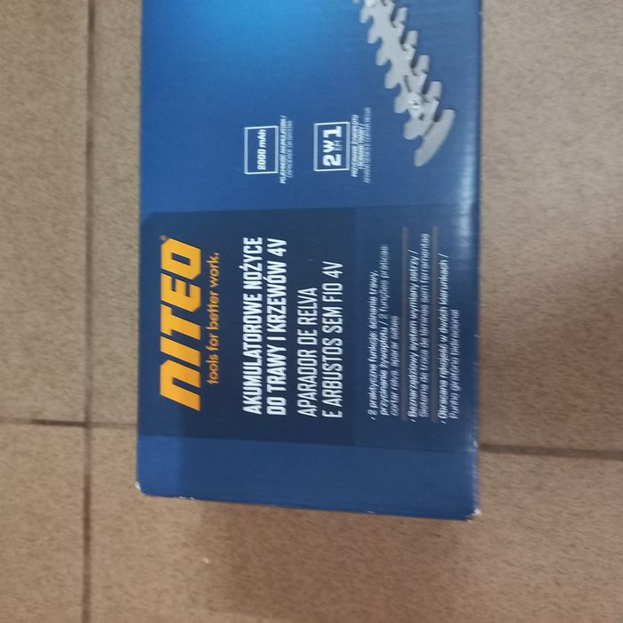 Nożyce do trawy i krzewów akumulatorowe . Ładowanie przez USB