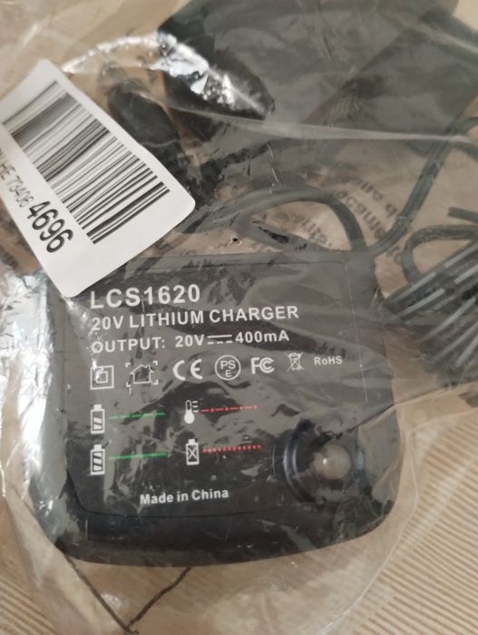 Ładowarkę sieciową Black+Decker model LCS1620