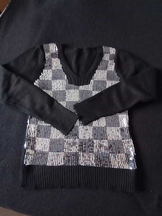 Sweter damski czarny z cekinami 38